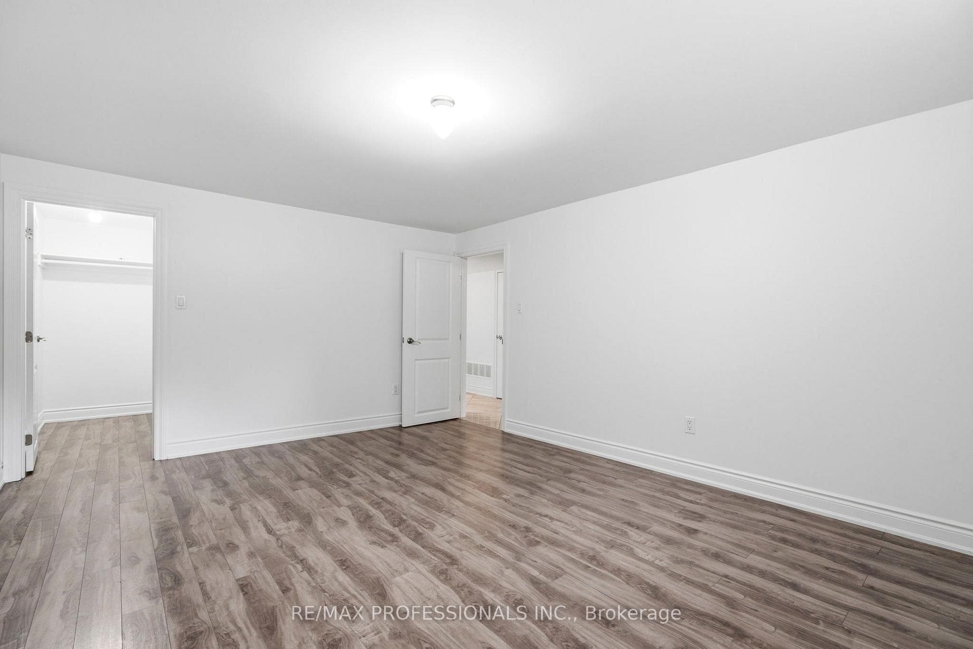 77 Cronin Drive photo 28