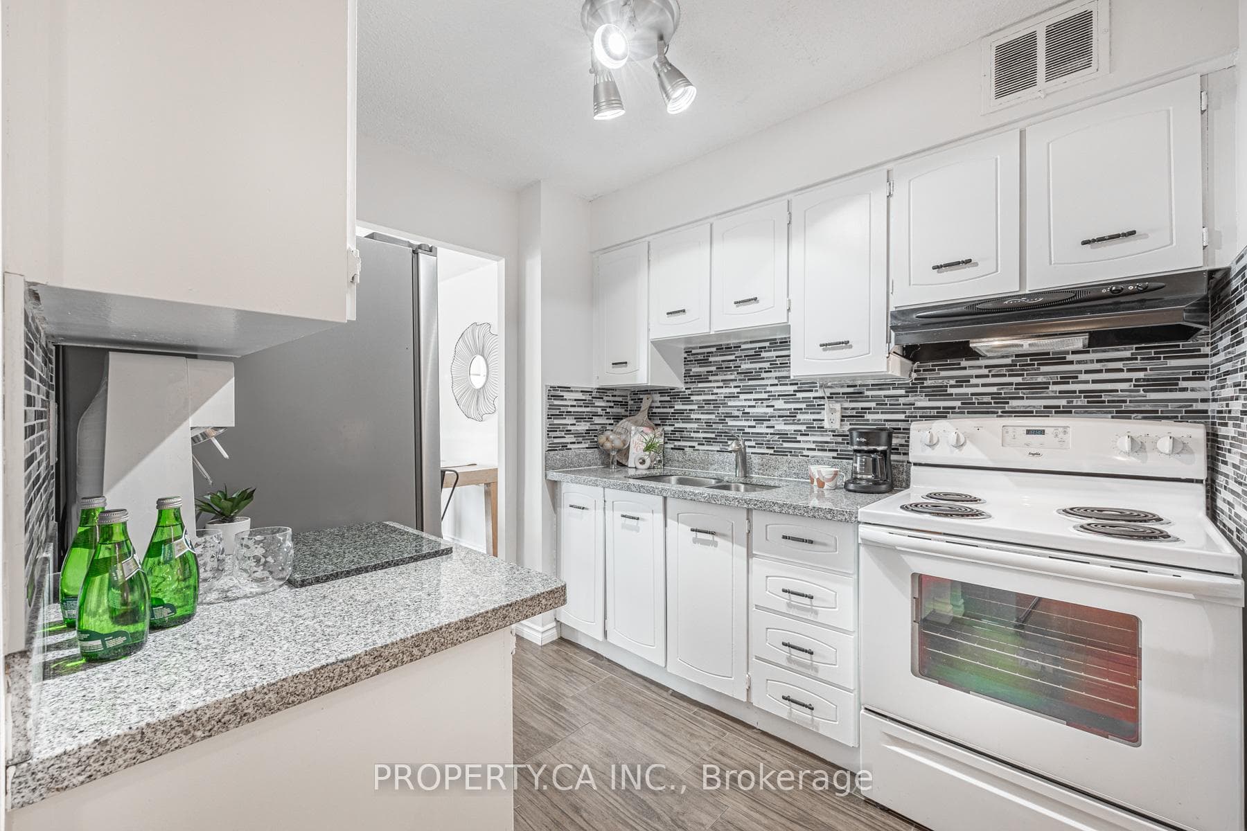 45 Sunrise Avenue Unit PH06 photo 9