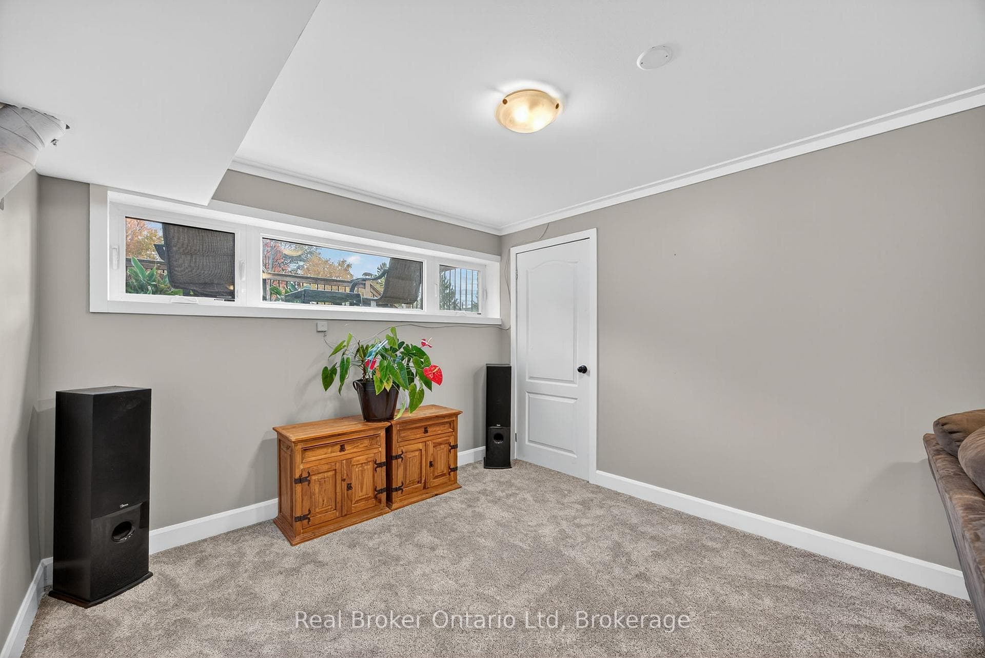 253 Lescaut Road photo 38