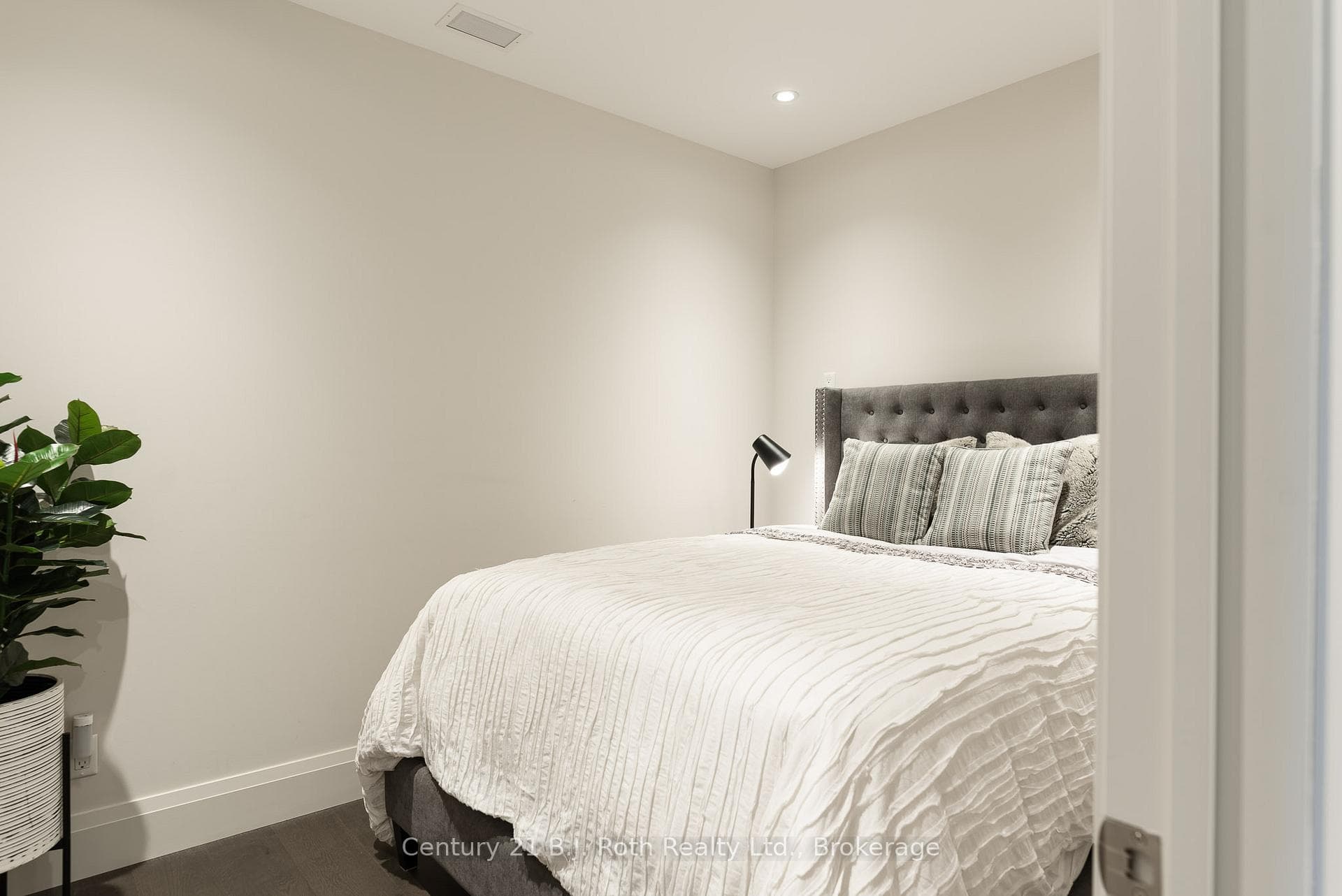 Second Bedroom/Den