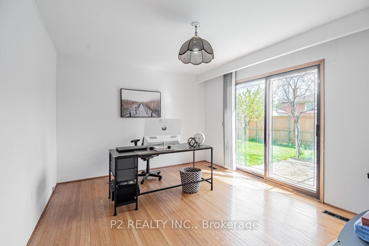 6 Archway Crescent photo 25