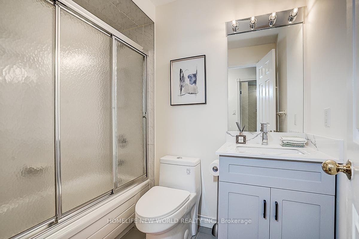594 Woburn Avenue photo 31