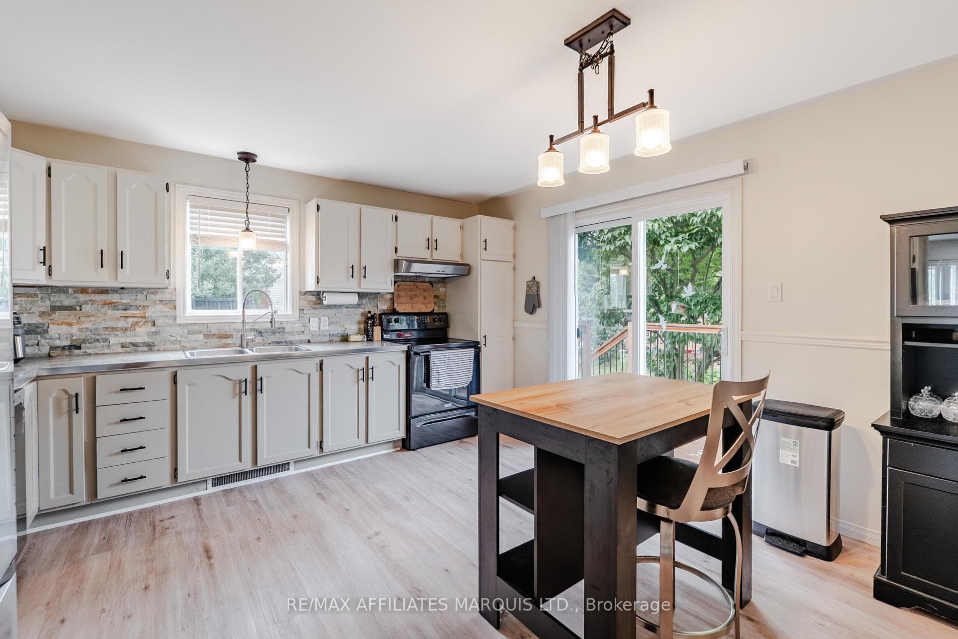 700 Lynn Street photo 11