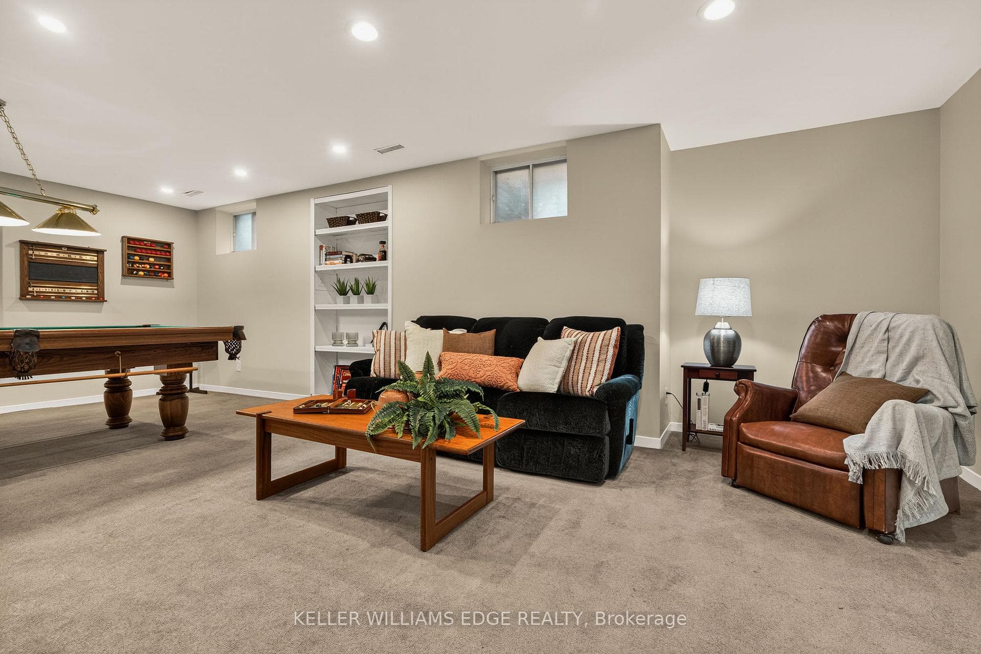 520 Woodview Road photo 40