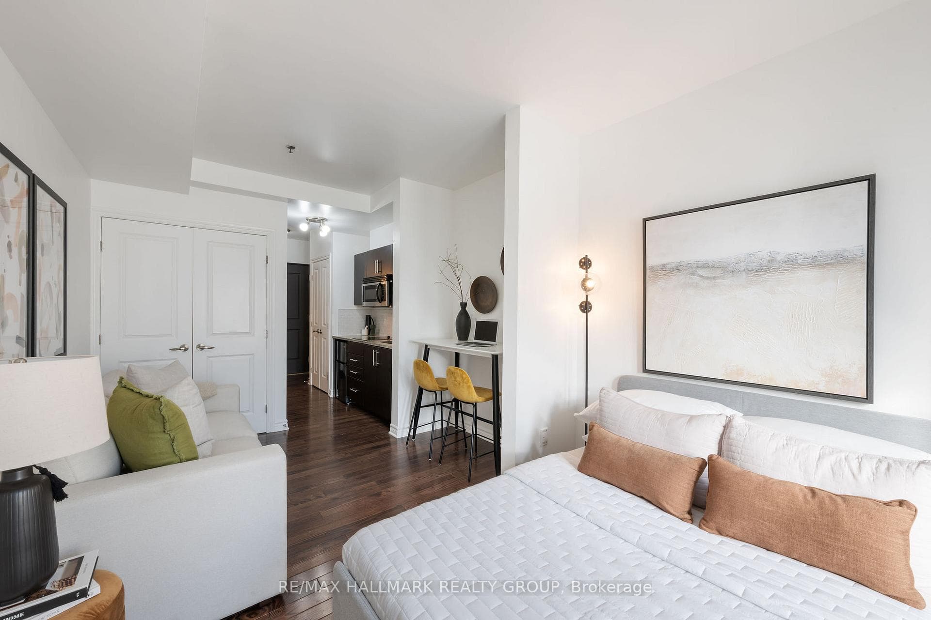 429 Kent Street Unit 114 photo 16