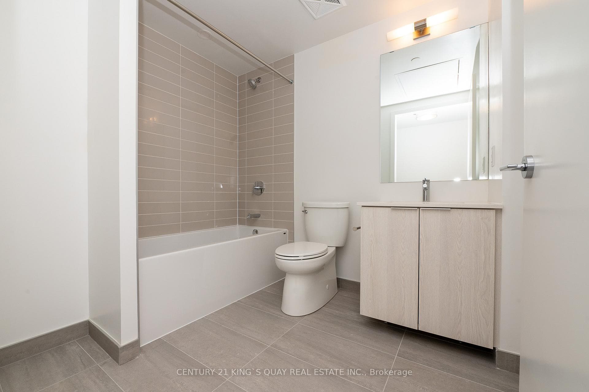 357 King Street Unit 2702 photo 13