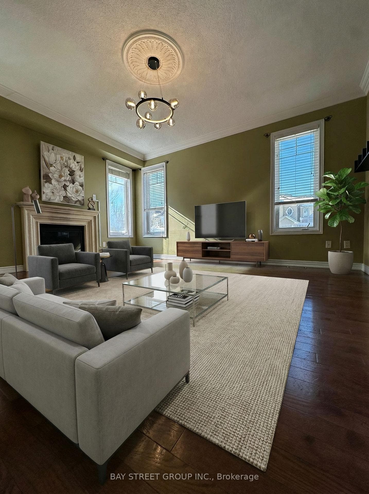1 Thistle Avenue photo 2