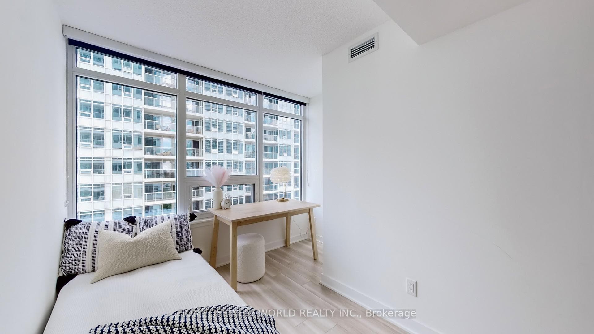 17 Bathurst Street Unit 2006 photo 19