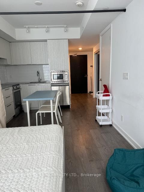 501 Yonge Street Unit 1704 photo 6