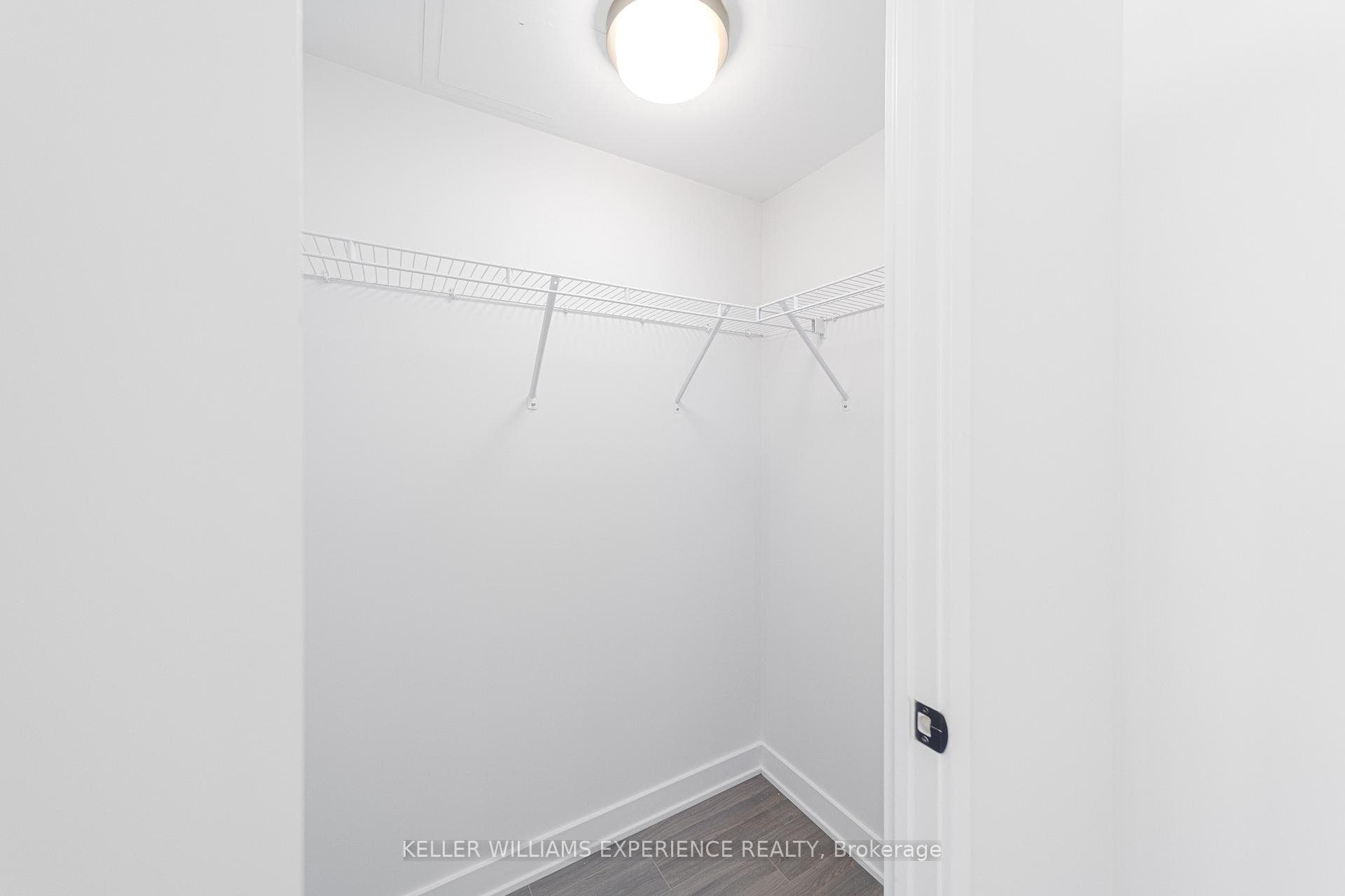 681 Yonge Street Unit 607 photo 8