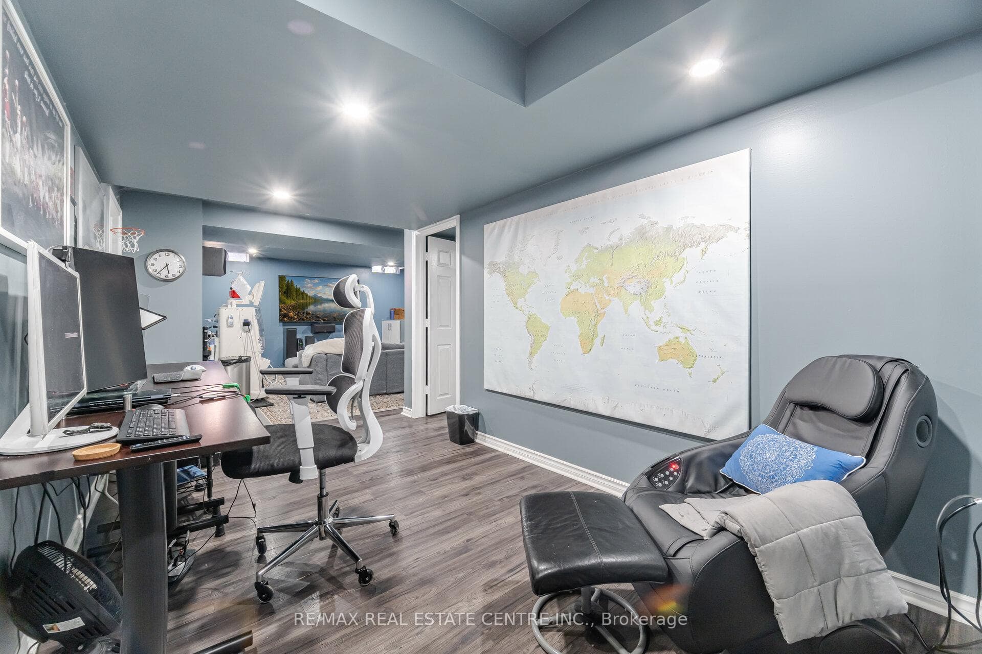 1046 Costigan Road photo 35