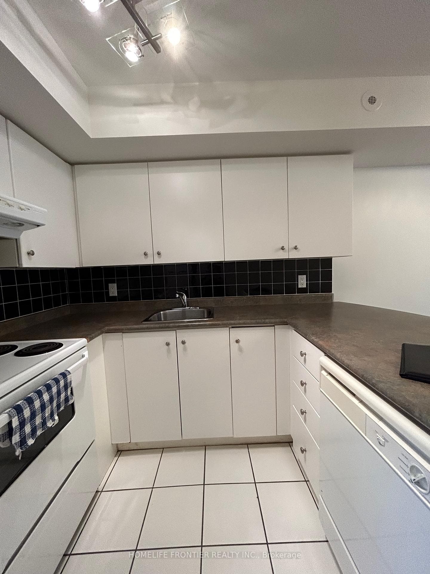 415 Jarvis Street Unit 230 photo 8