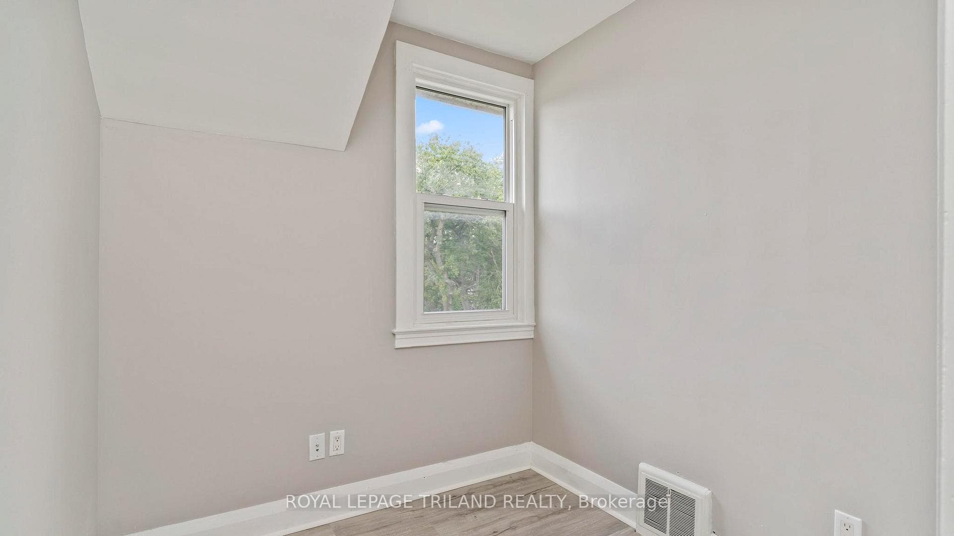 50 FAIRVIEW Avenue photo 21