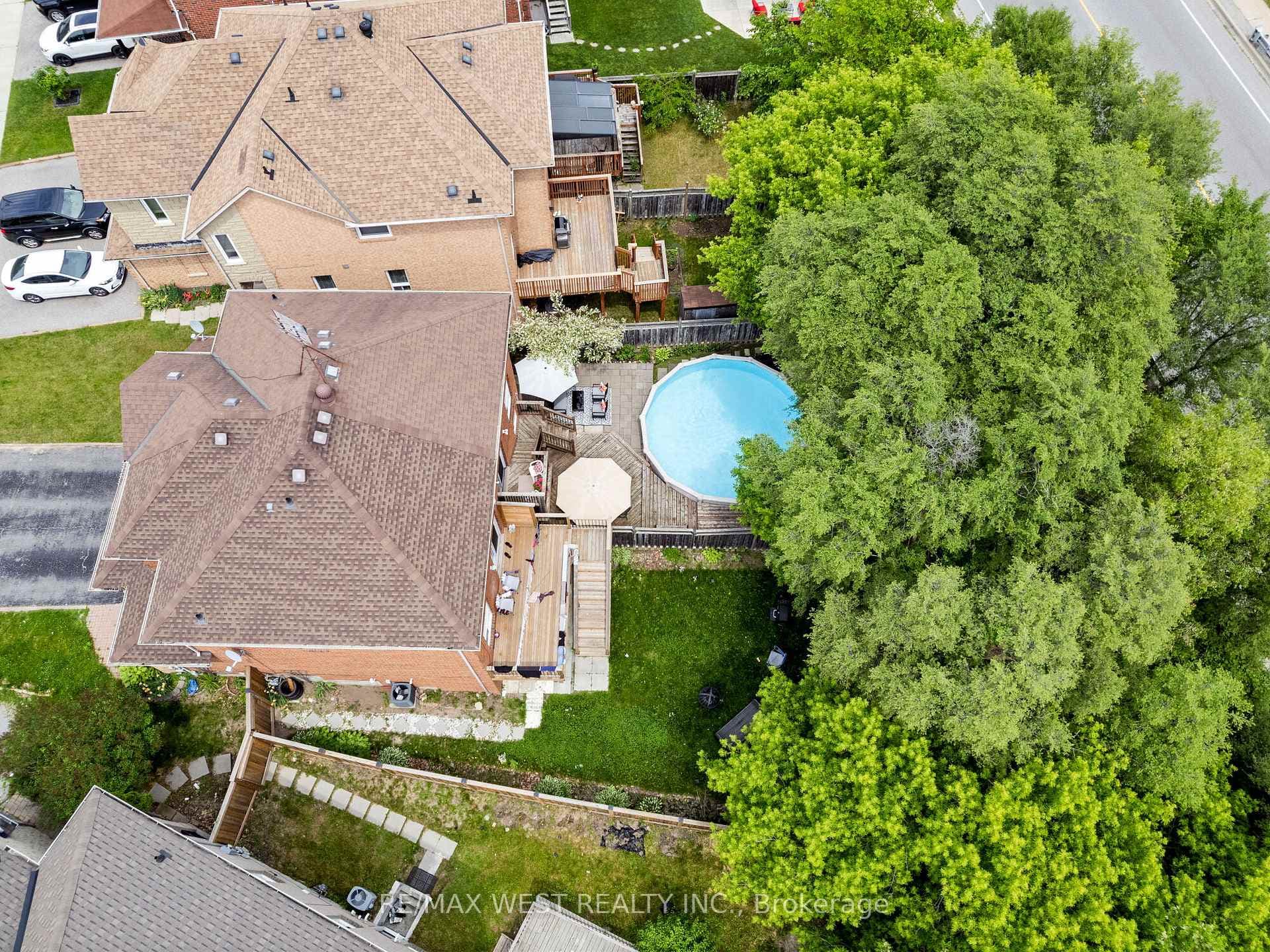 1608 Autumn Crescent photo 36