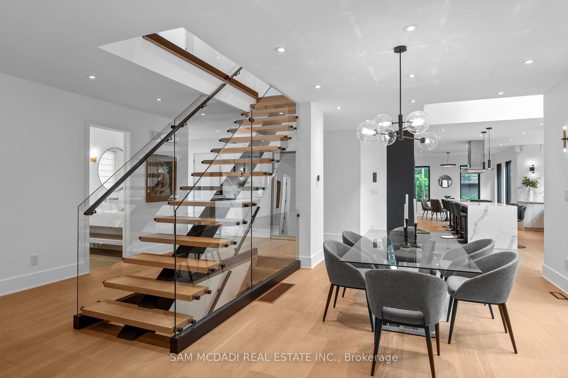 1500 Marshwood Place photo 14