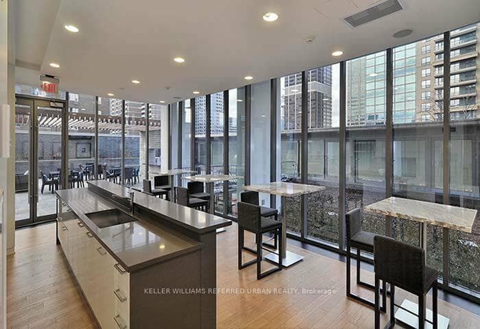 33 Charles Street Unit 3902 photo 4