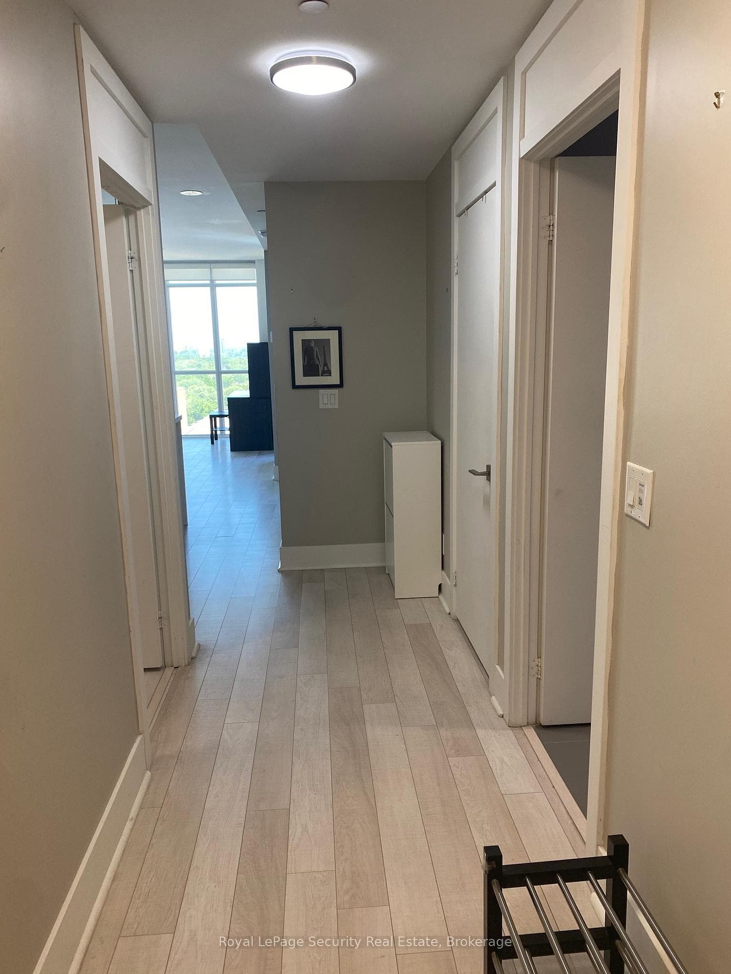 32 Davenport Road Unit 1605 photo 6