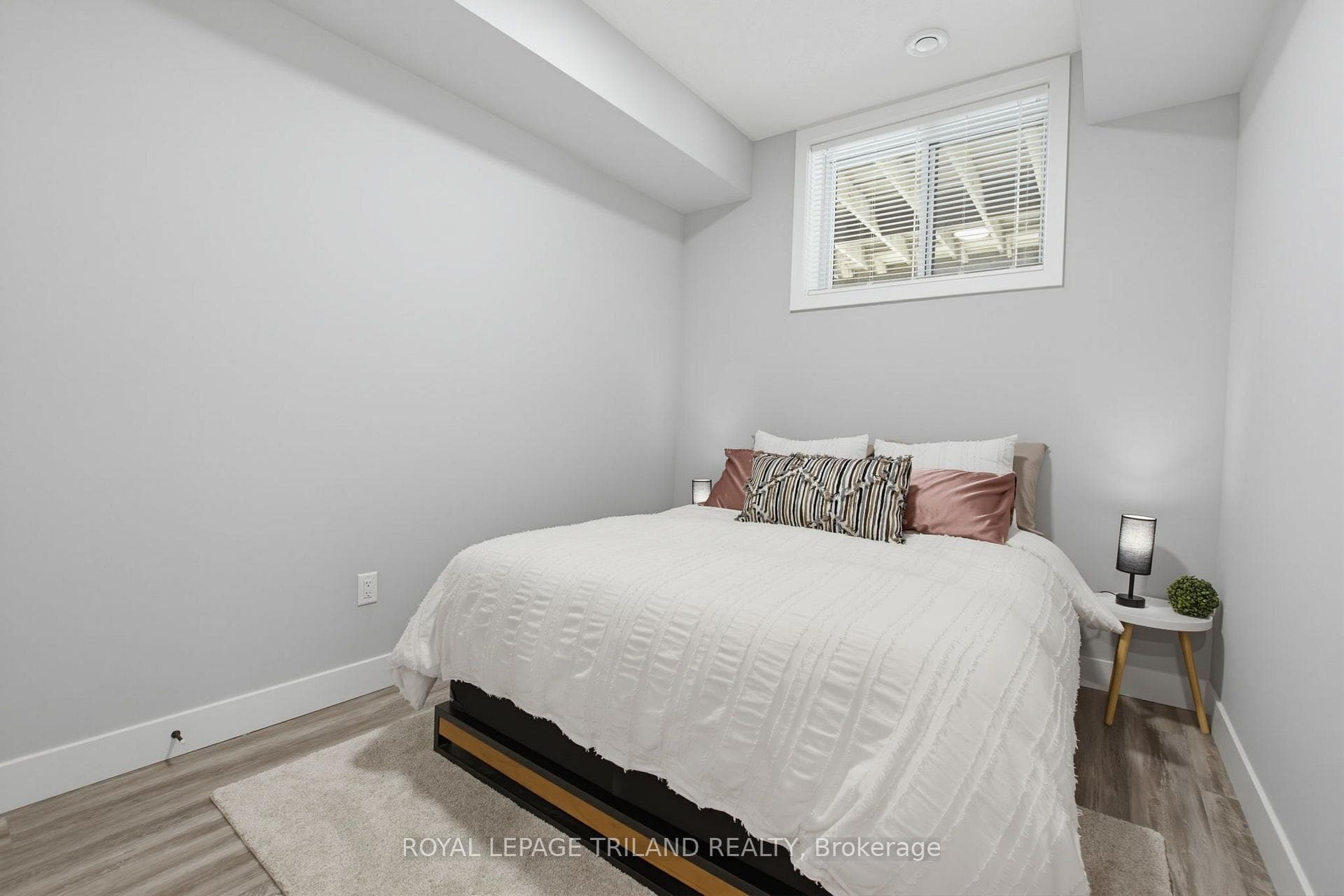 3557 Colonel Talbot Road Unit 14 photo 33