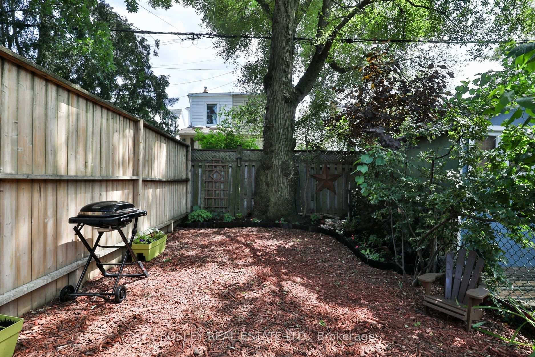 373 Sammon Avenue photo 36