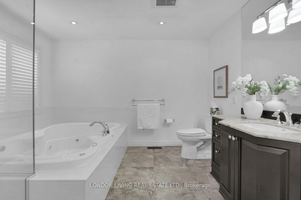 18 Pioneer Drive photo 23