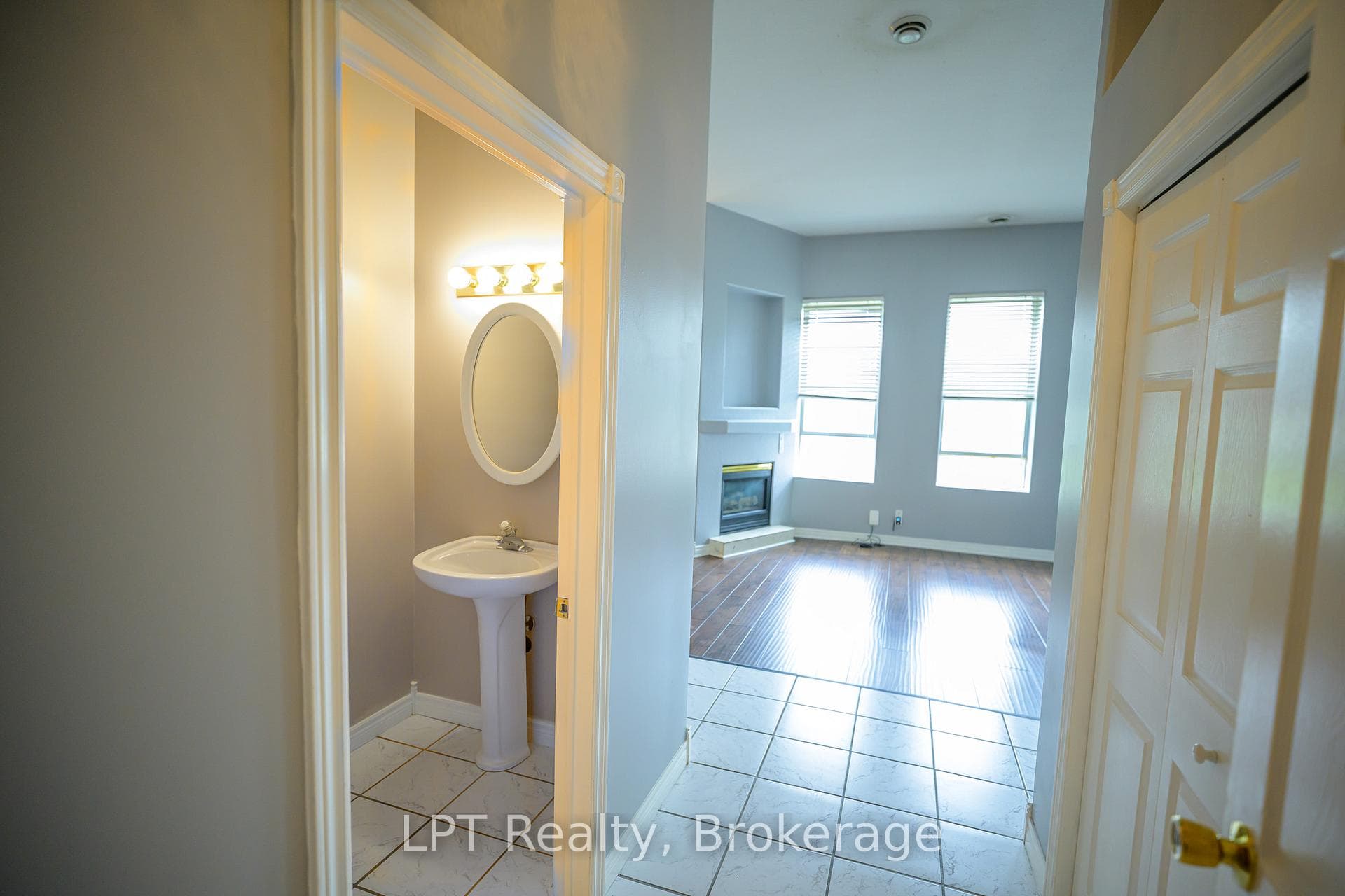 317 Queen Street Unit 304 photo 4