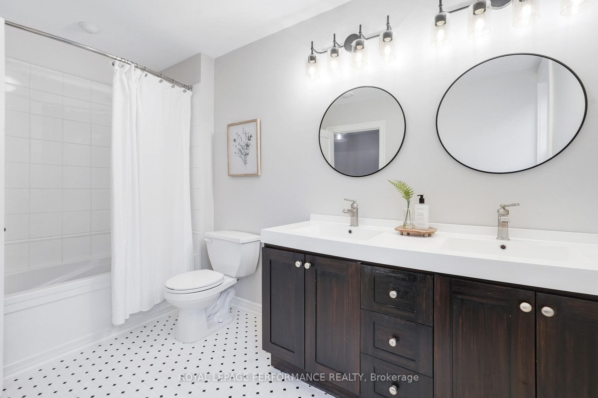 33 Ossington Avenue photo 32