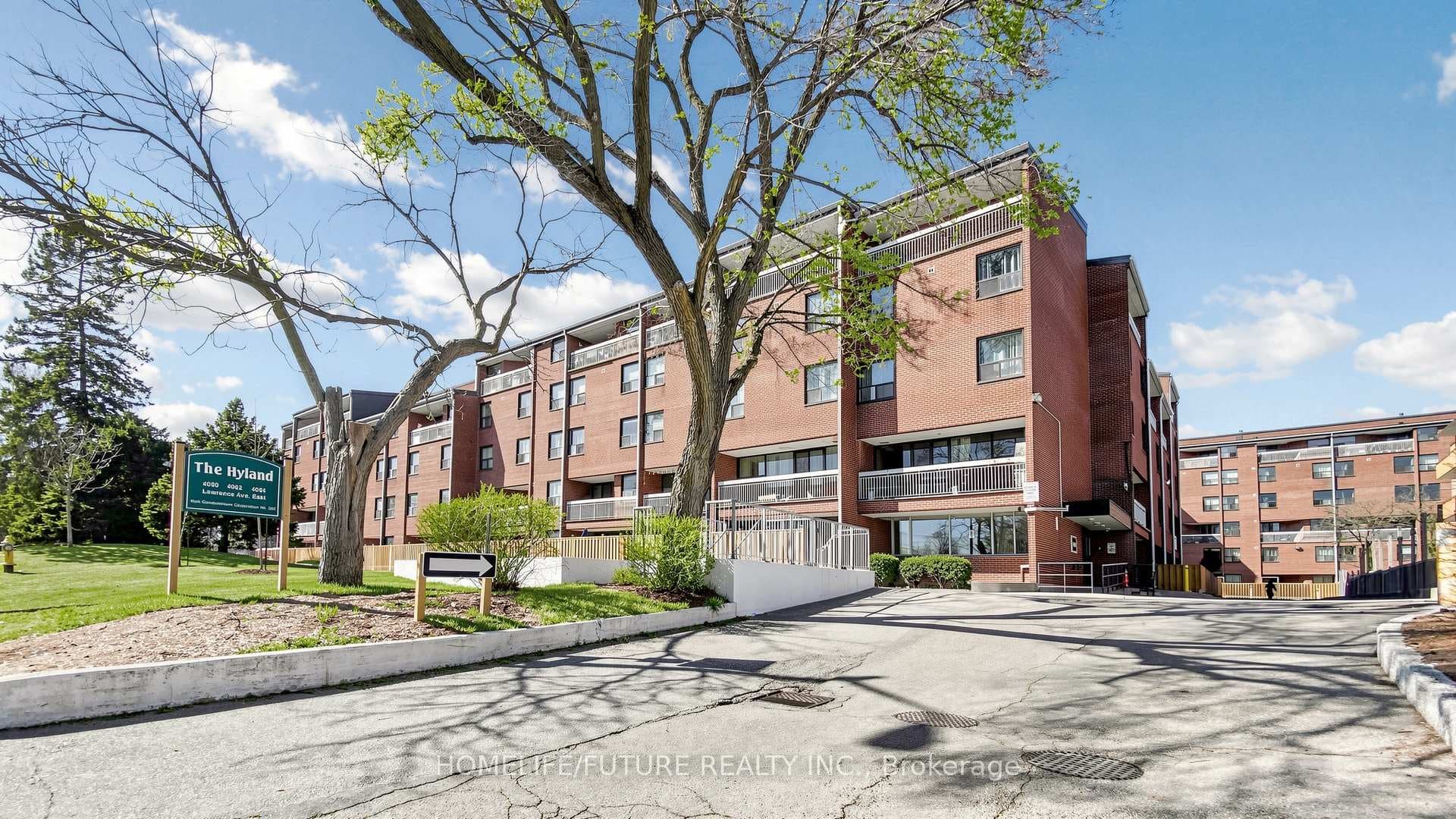 4060 Lawrence Avenue Unit 204 photo 2