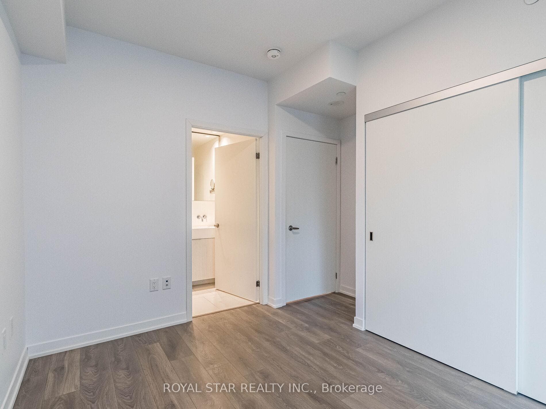 20 Richardson Street Unit 1305 photo 31