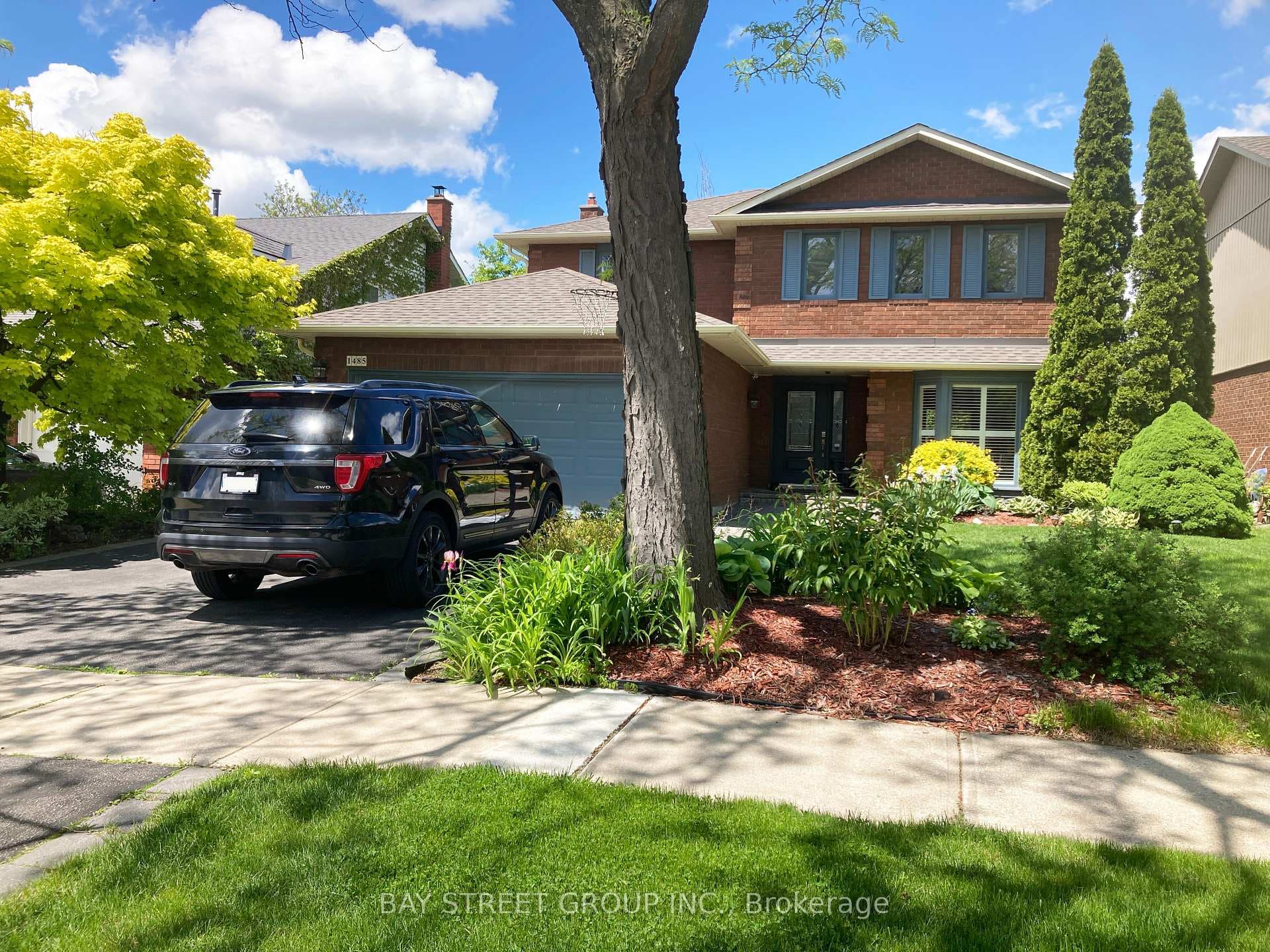 1485 Greenbriar Drive photo 1