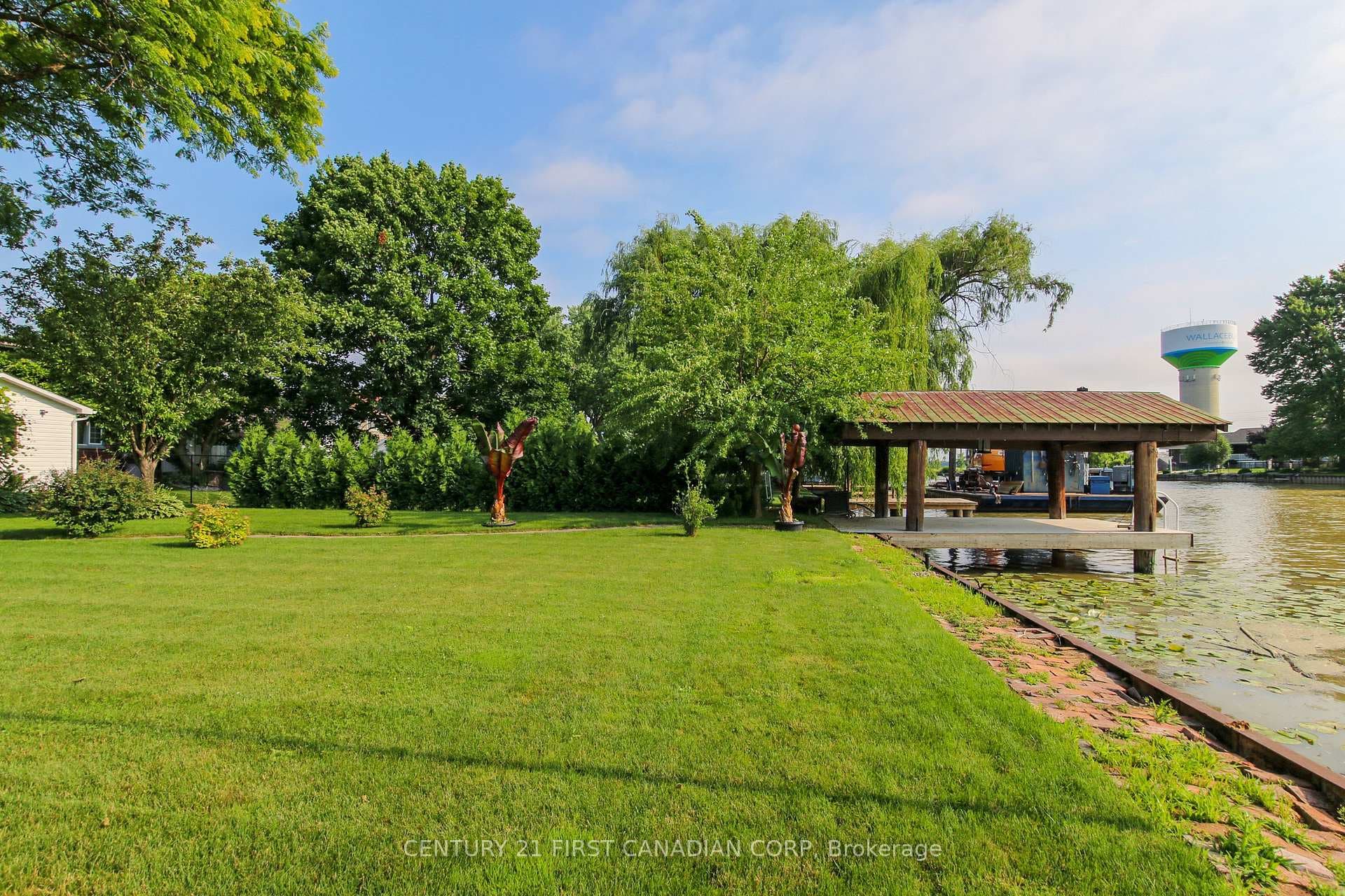 26 Grand Avenue photo 16