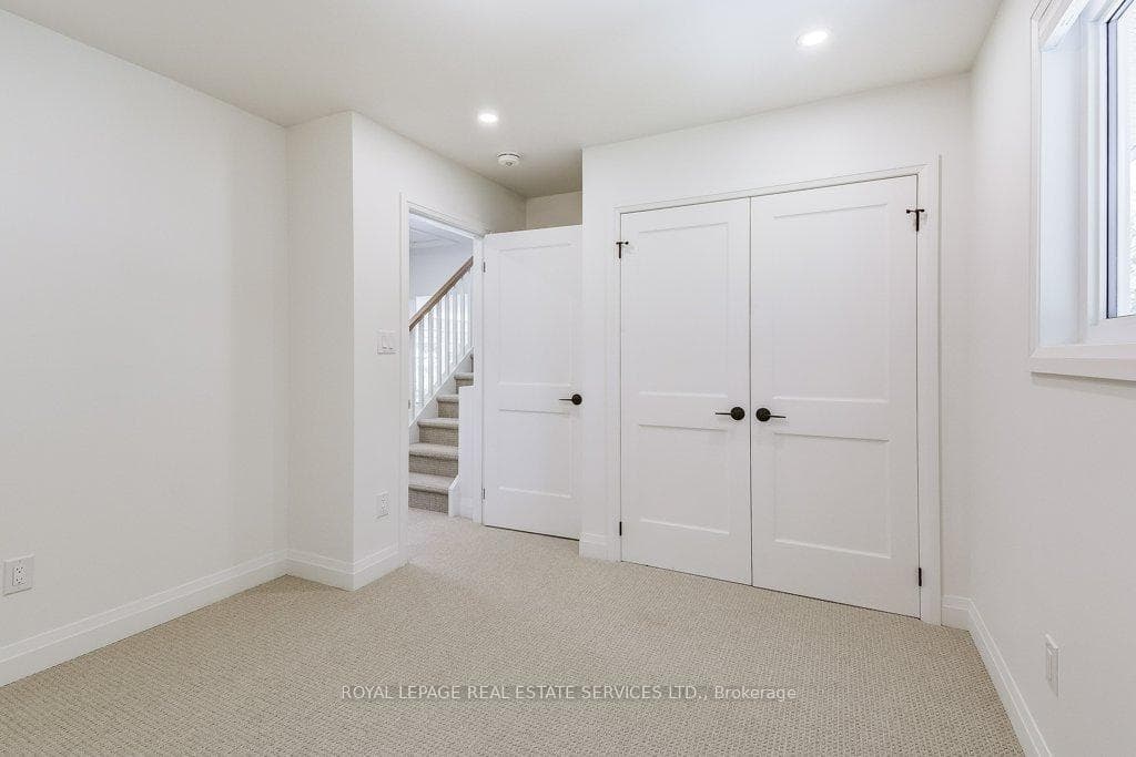 1217 Oxford Avenue photo 20