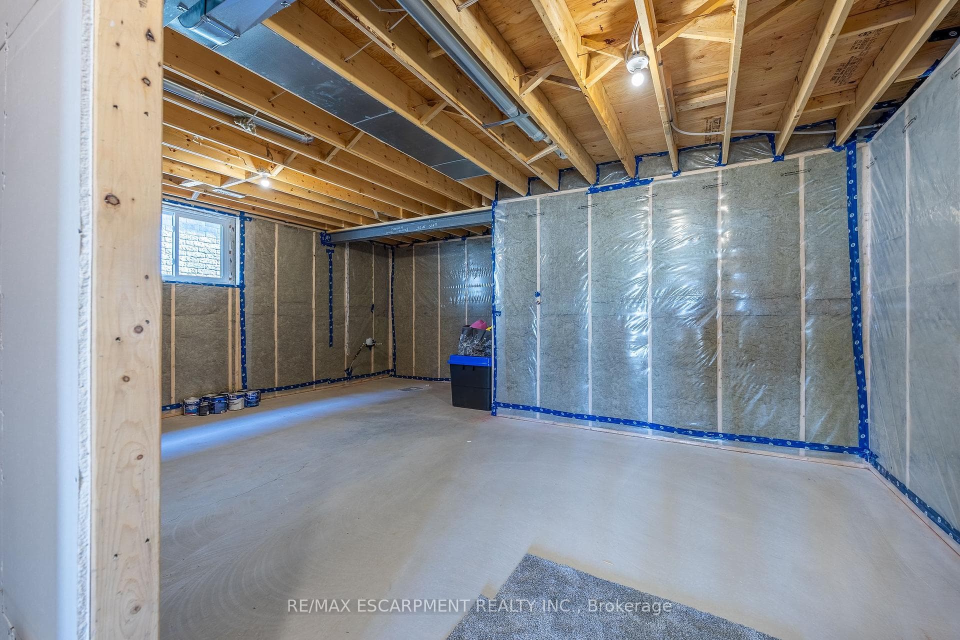 34 Andrew Avenue photo 30