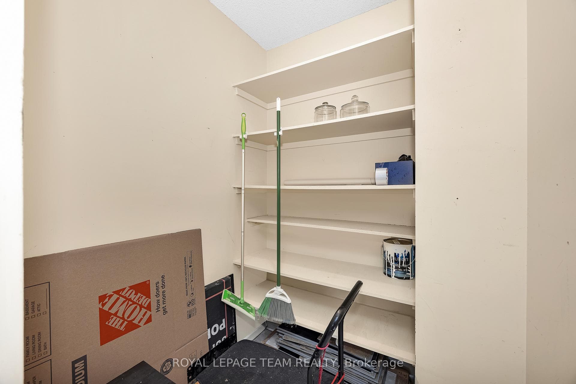 415 Greenview Avenue Unit 106 photo 30