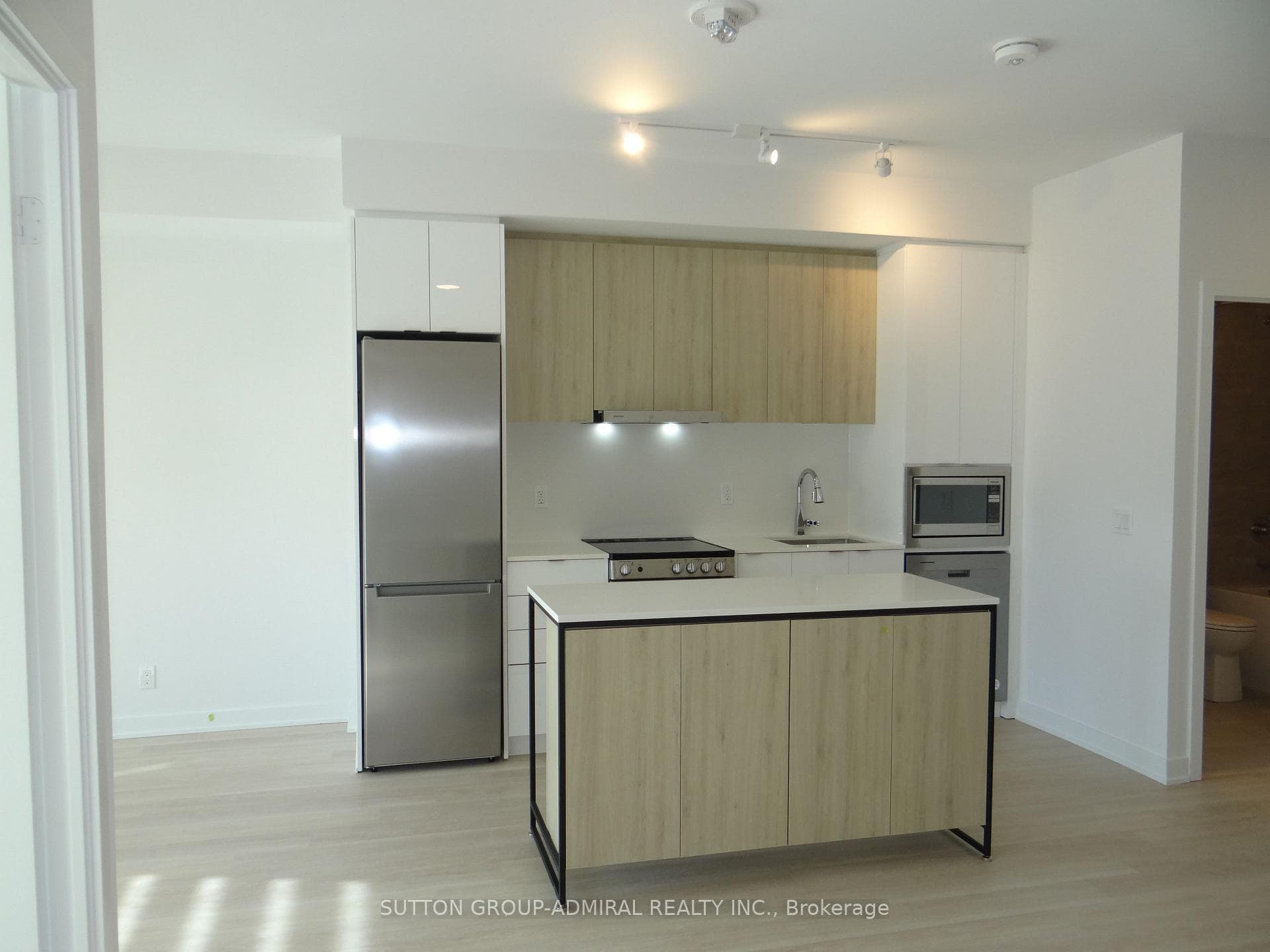30 Upper Mall Way Unit 1111 photo 11