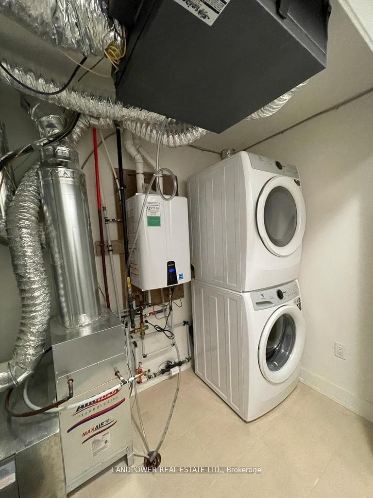 9 Phelps Lane Unit 15 photo 18