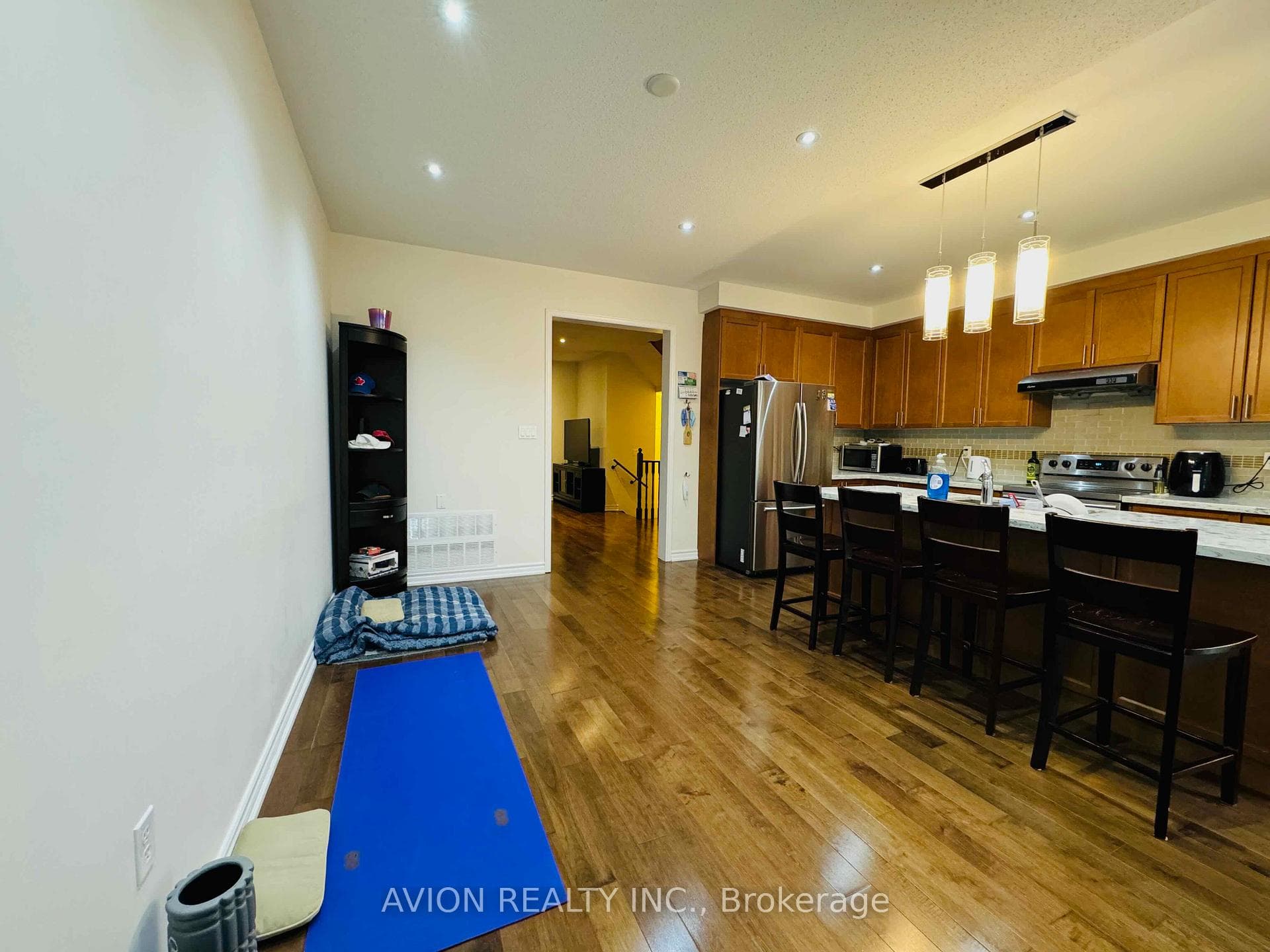 1257 Blencowe Crescent photo 14