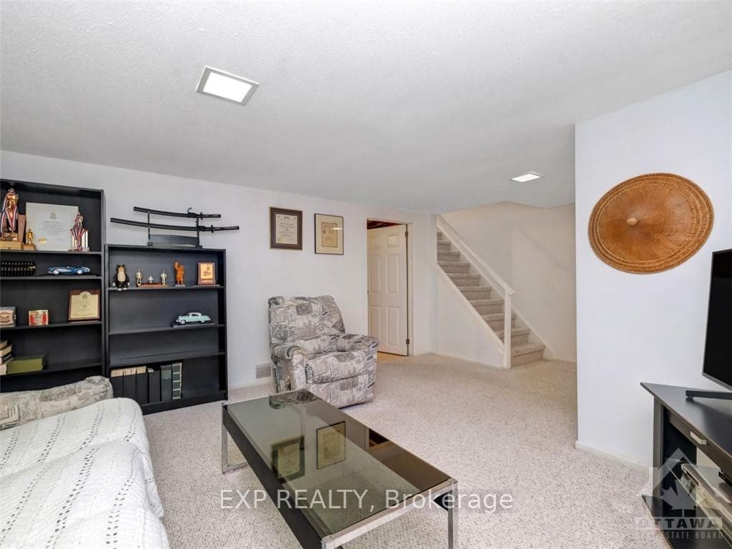 3338 SOUTHGATE Road photo 19