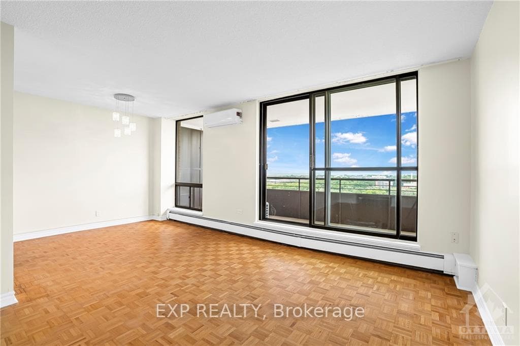 515 ST LAURENT Boulevard Unit 2111 photo 9