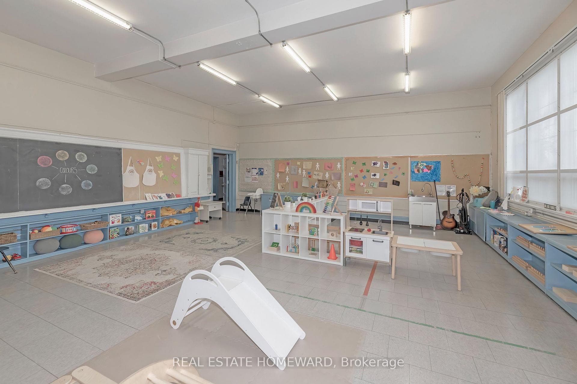 202 Simcoe Street photo 25