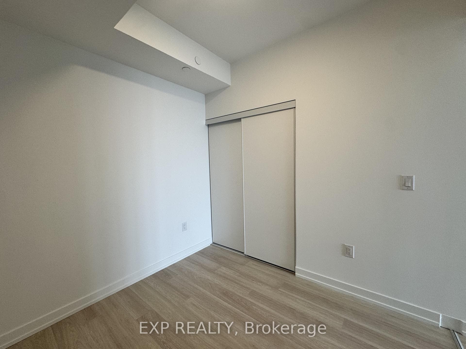 9751 Markham Road Unit 2009 photo 8