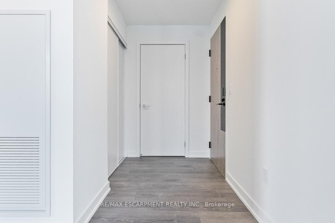 1007 The Queensway N/A Unit 1504 photo 3
