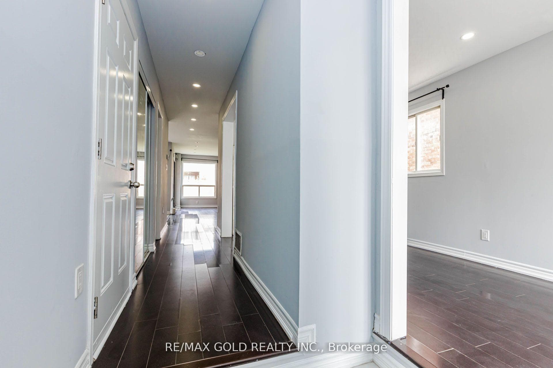 54 Creditstone Road photo 5