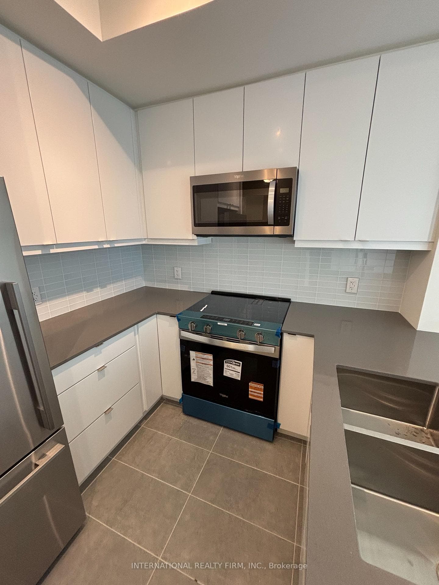 3270 Sheppard Avenue Unit 2725 photo 12
