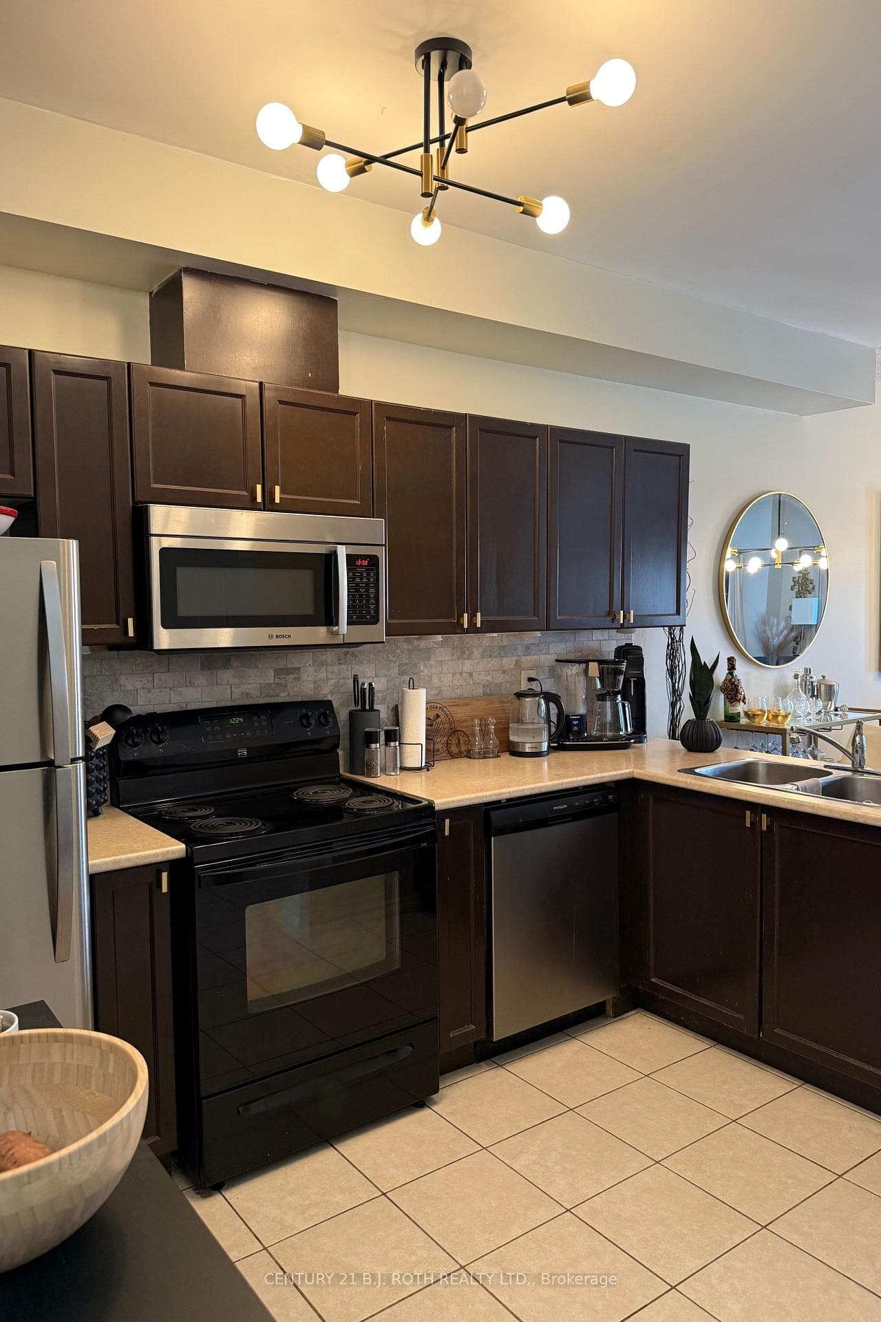 Spacious Open Concept Kitchen
