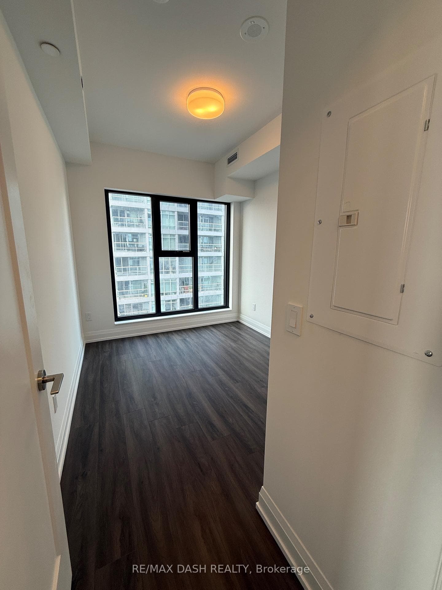 20 Soudan Avenue Unit 2408 photo 14