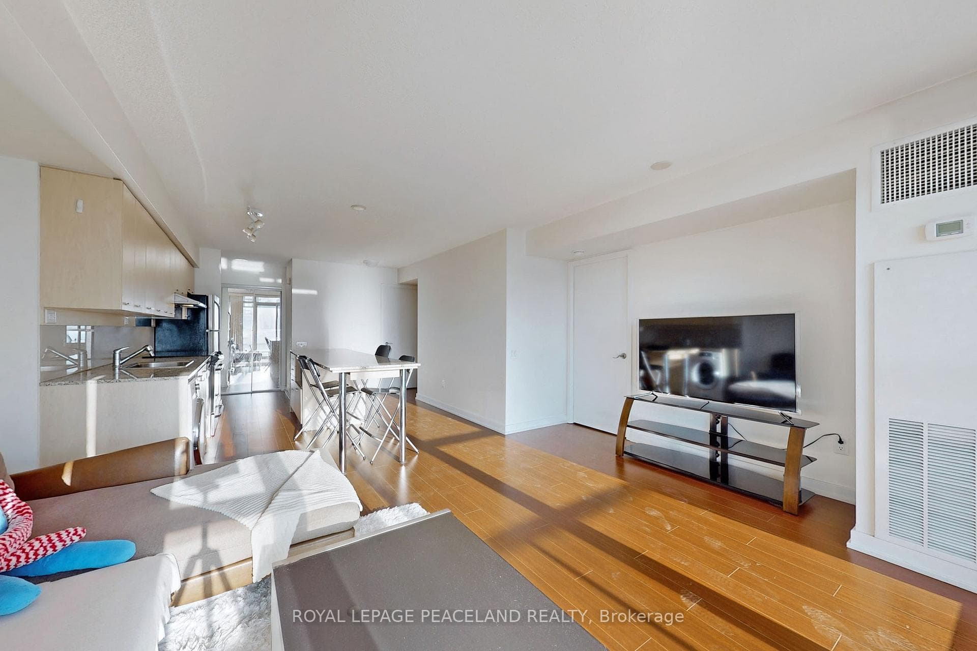 33 Singer Court Unit 1209 photo 8