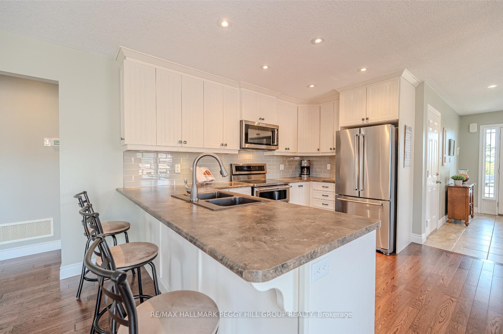 81 Lorne Avenue photo 4