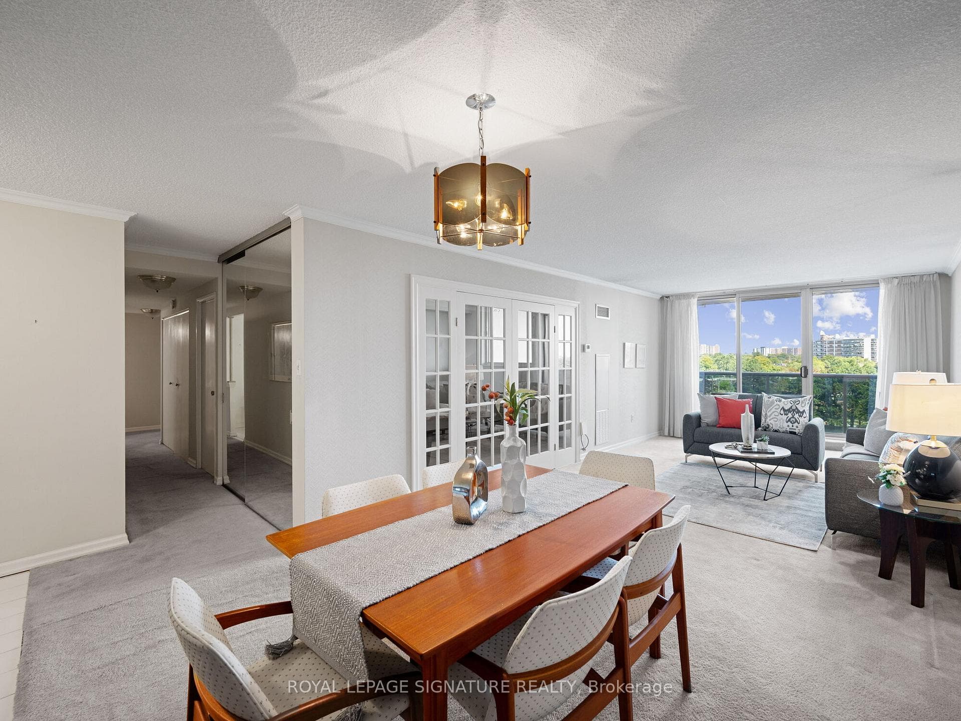 812 Burnhamthorpe Road Unit 704 photo 8