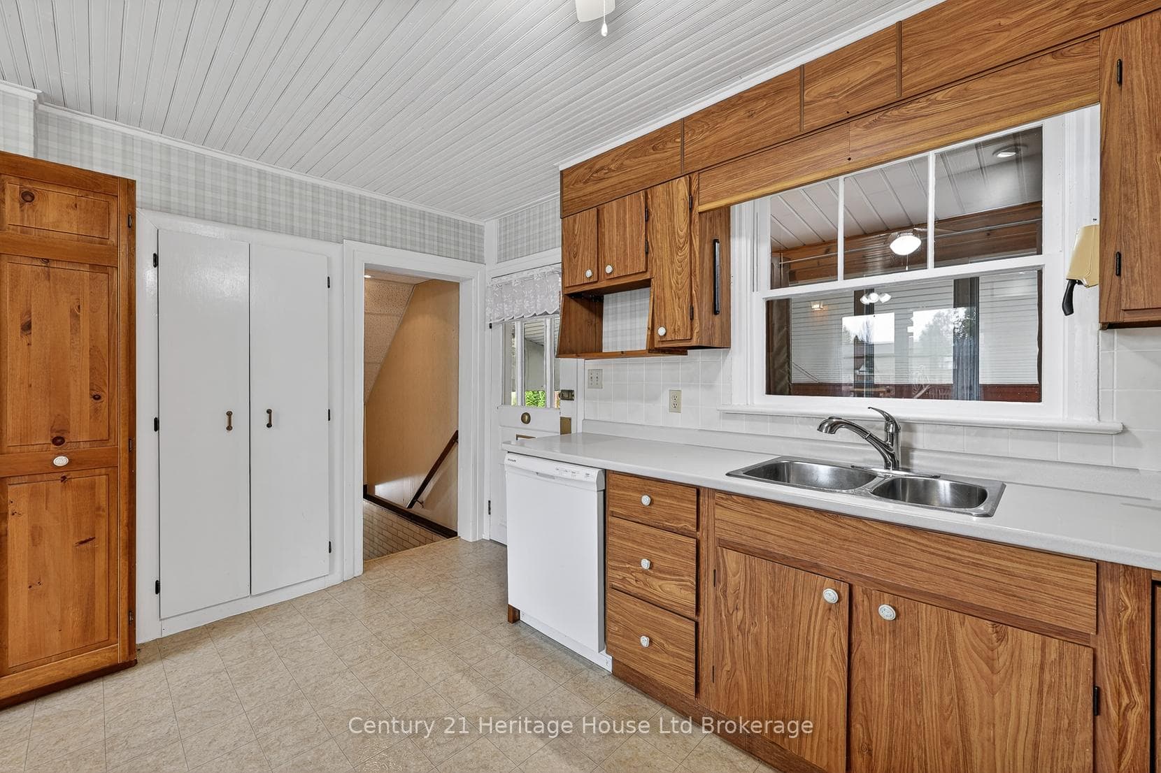 69 Bee Street photo 15
