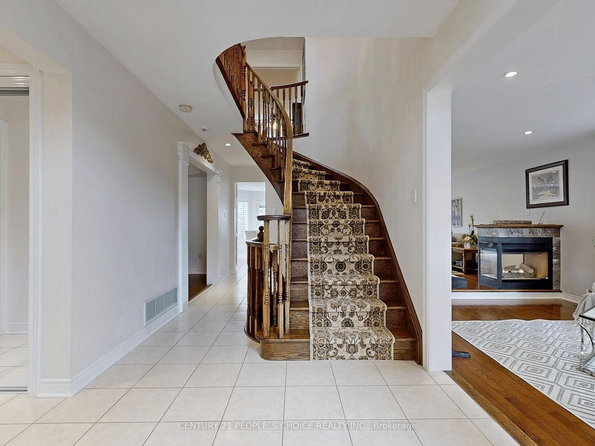 6837 Round Leaf Court photo 8